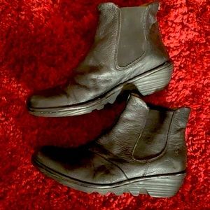 Fly London Phil Black Wedge Chelsea Ankle Boot 8.5